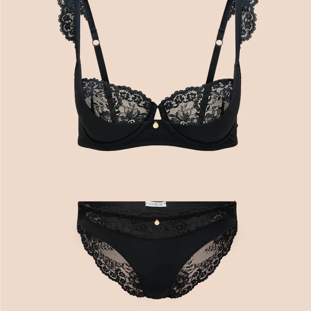 7️⃣0️⃣2️⃣ Black Lace Lingerie Set